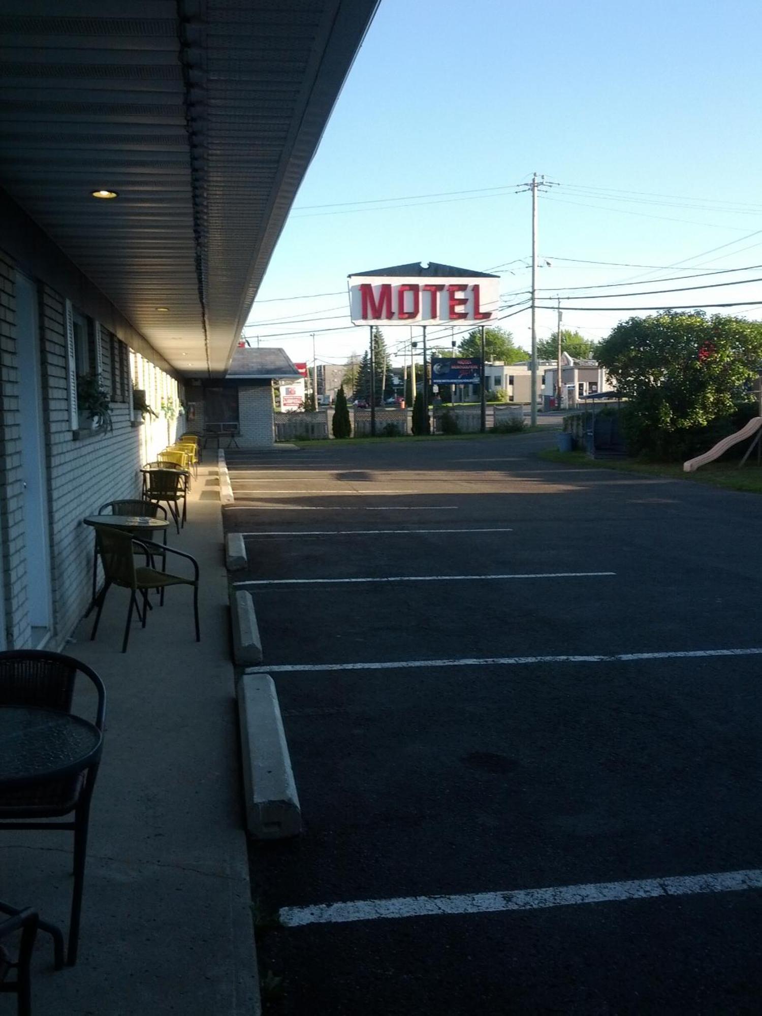 Motel Montgolfiere Jp サン・ジャン・シュル・リシュリュー エクステリア 写真