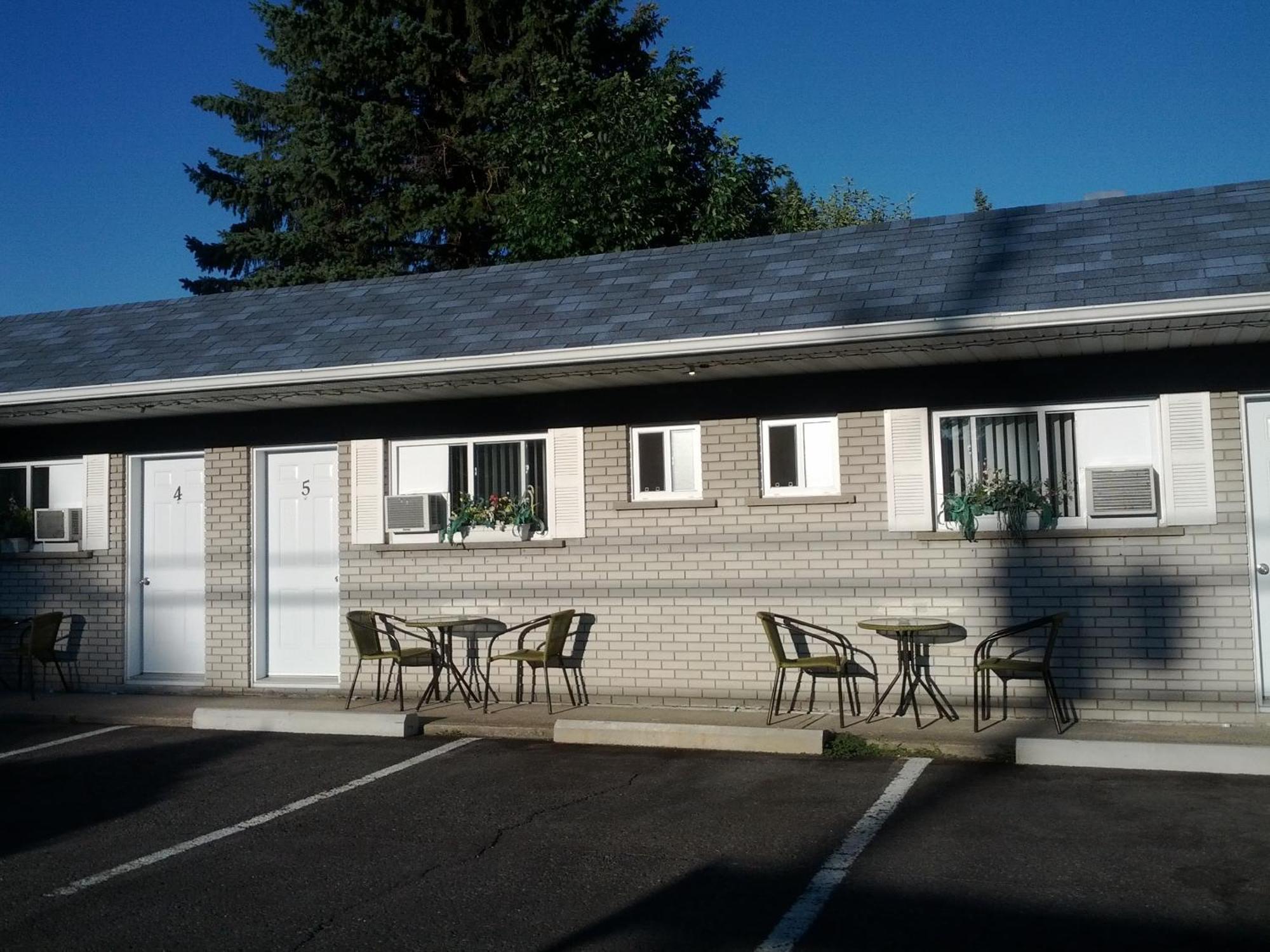 Motel Montgolfiere Jp サン・ジャン・シュル・リシュリュー エクステリア 写真