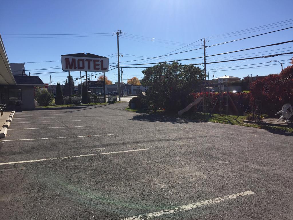 Motel Montgolfiere Jp サン・ジャン・シュル・リシュリュー エクステリア 写真